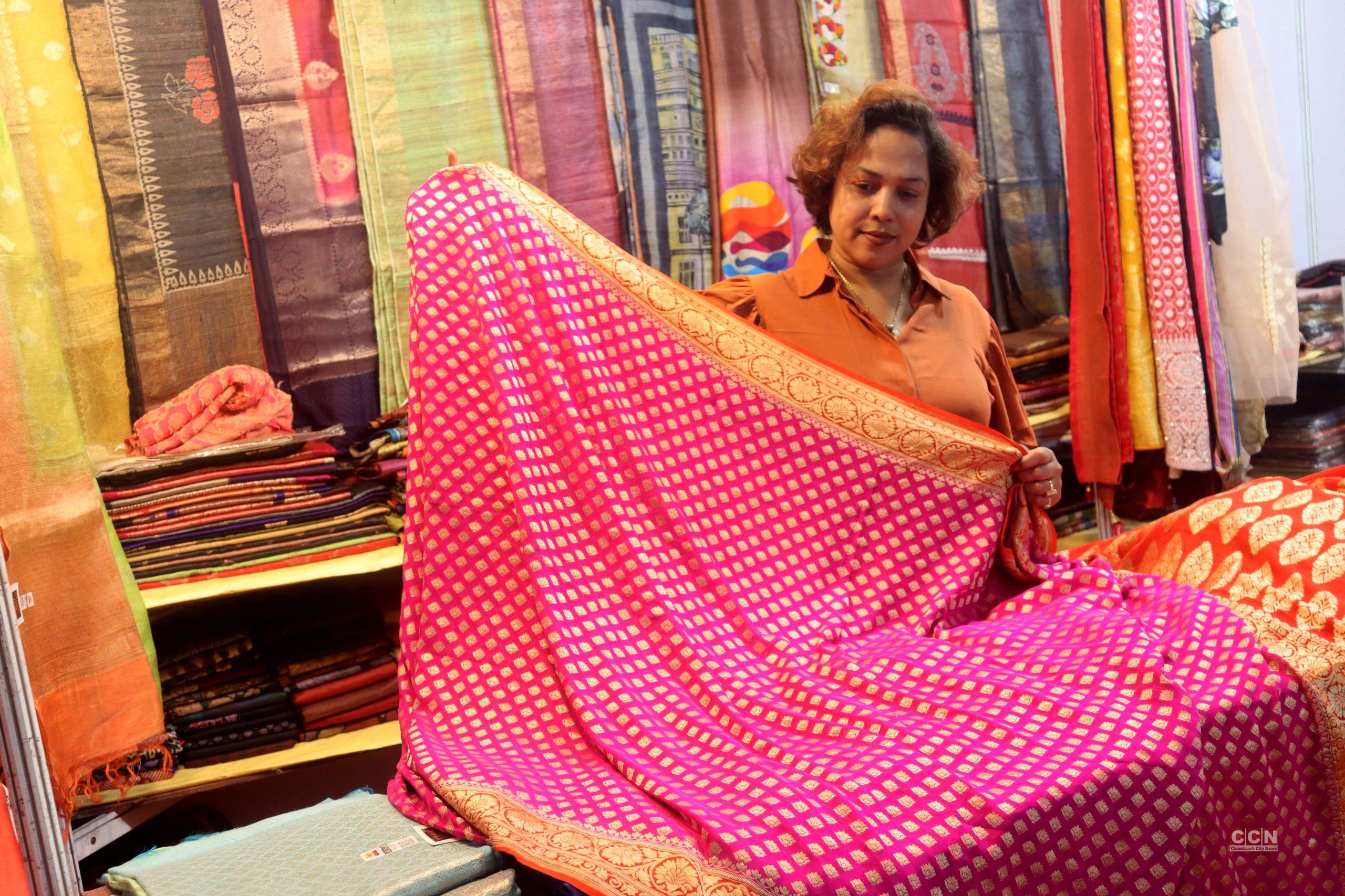 Pakaian tradisional mendapat sentuhan modern di Silk & Cotton Fab of India