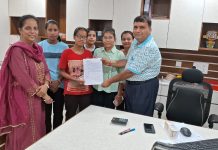 Shree Shyam Karuna Foundation provides financial assistance to needy girl students Shree Shyam Karuna Foundation provides financial assistance to needy girl students