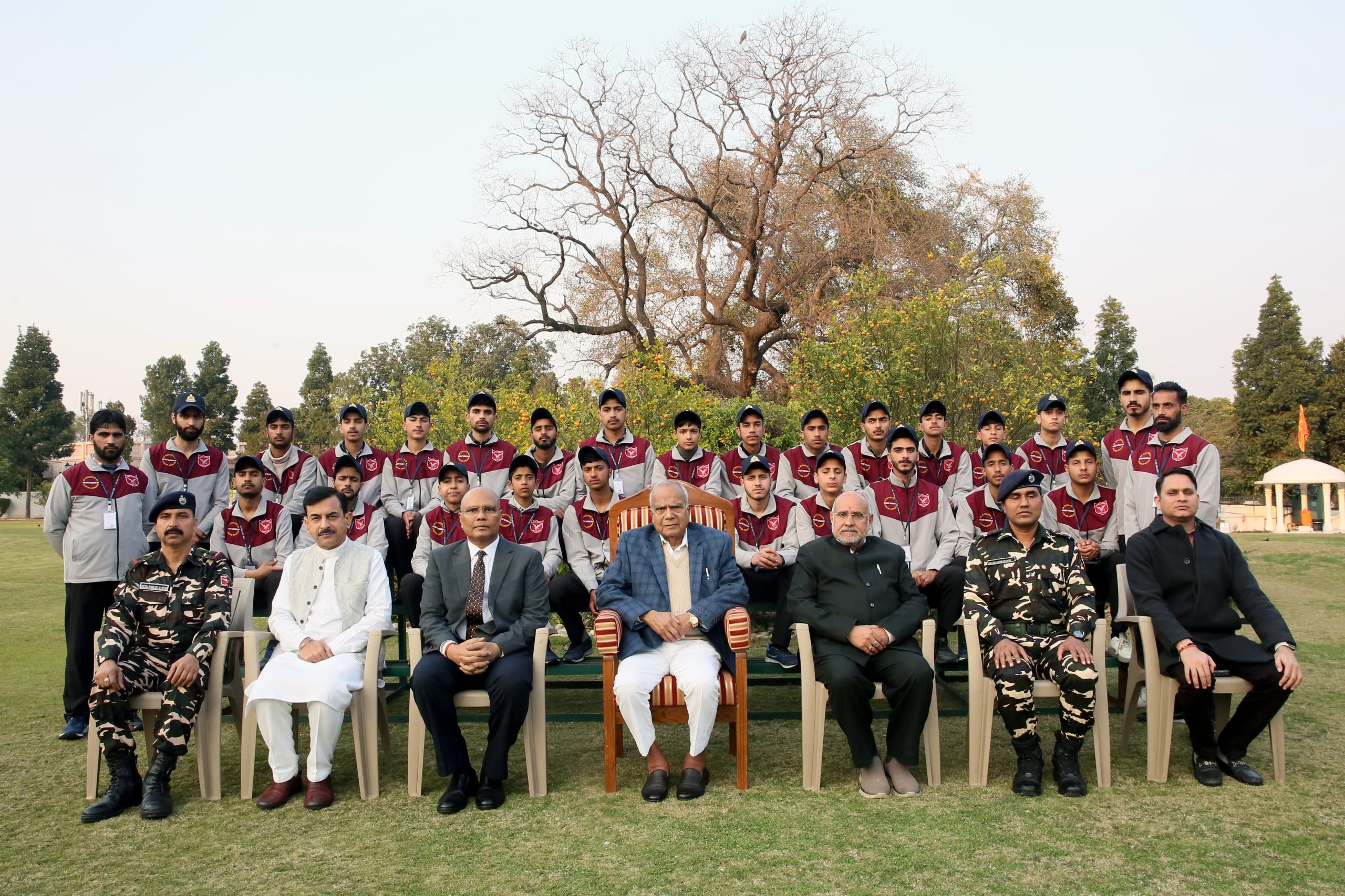 27 students from Kashmir valley meet Governor under GoI’s 'Bharat Darshan Study Tour Programme’