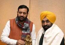 Haryana & Punjab CMs Hold Key Meeting on SYL Issue in Chandigarh Haryana & Punjab CMs Hold Key Meeting on SYL Issue in Chandigarh