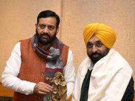 Haryana & Punjab CMs Hold Key Meeting on SYL Issue in Chandigarh Haryana & Punjab CMs Hold Key Meeting on SYL Issue in Chandigarh