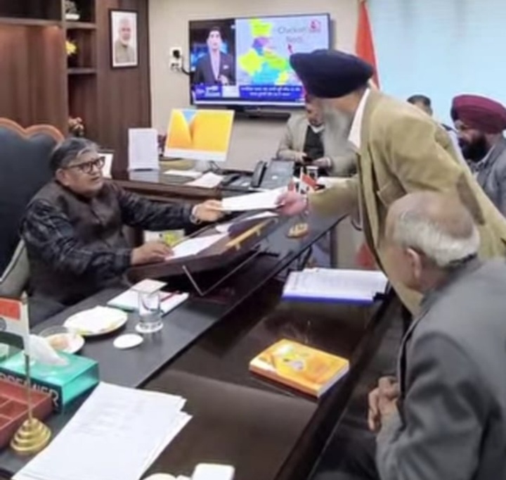 Bhartiya Mazdoor Sangh Chandigarh met Administrator on burning issues of Chandigarh’s outsourced employees Bhartiya Mazdoor Sangh Chandigarh met Administrator on burning issues of Chandigarh's outsourced employees