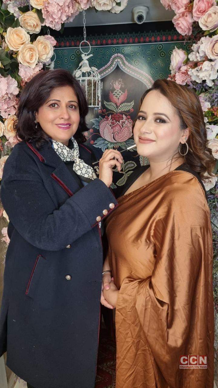 Cleopatra Salon & Makeovers Hosted a Glamorous Bollywood inspired Fashion & Makeover Event Showcasing