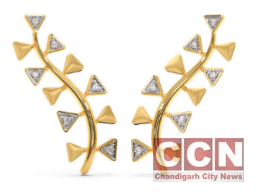 The Unique Nature Diamond Ear Cuffs celebrate beauty in its most natural form. Inspired by organic shapes, each cuff glimmers like dew drops resting on golden branches.

Designed for the free-spirited woman who loves jewellery that reflects her individuality and easy grace.